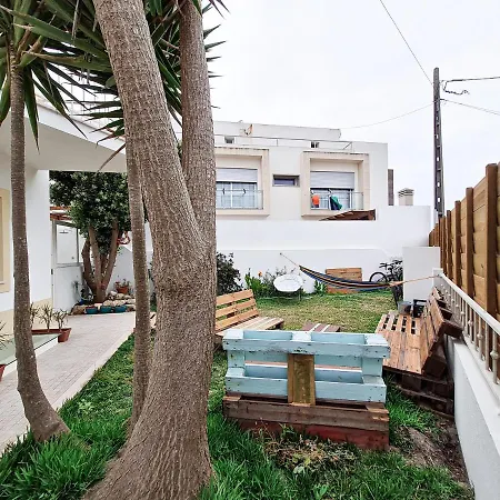 بيت شباب Cloud To Chill Surfhouse Baleal *
