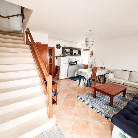 بيت شباب Cloud To Chill Surfhouse Baleal فيريل