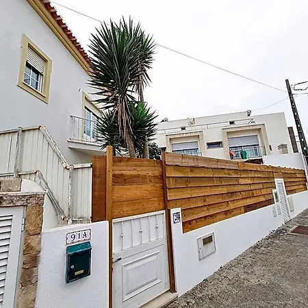 Cloud To Chill Surfhouse Baleal Ferrel (Leiria)