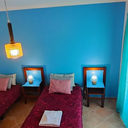 Cloud To Chill Surfhouse Baleal بيت شباب فيريل