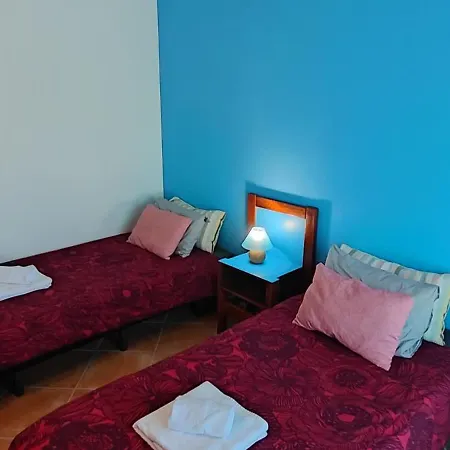 بيت شباب Cloud To Chill Surfhouse Baleal فيريل