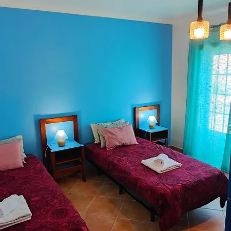 Cloud To Chill Surfhouse Baleal بيت شباب *