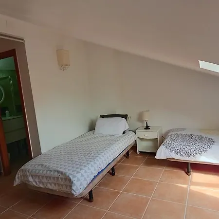 Cloud To Chill Surfhouse Baleal بيت شباب فيريل