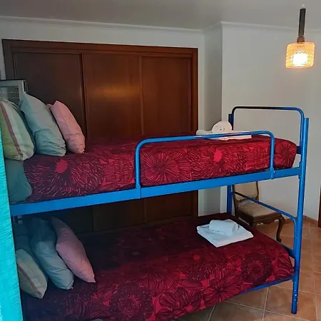 بيت شباب Cloud To Chill Surfhouse Baleal فيريل
