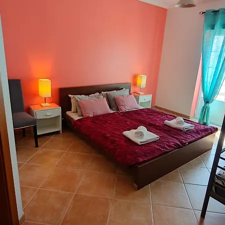 Cloud To Chill Surfhouse Baleal بيت شباب فيريل