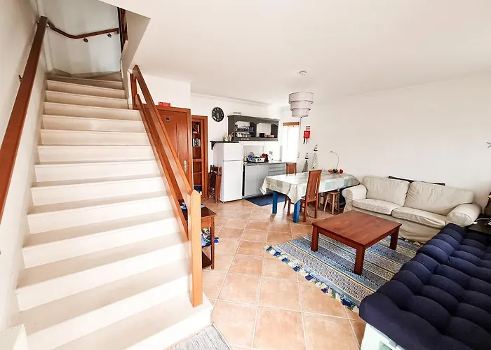 Hostel Cloud To Chill Surfhouse Baleal Ferrel (Leiria)