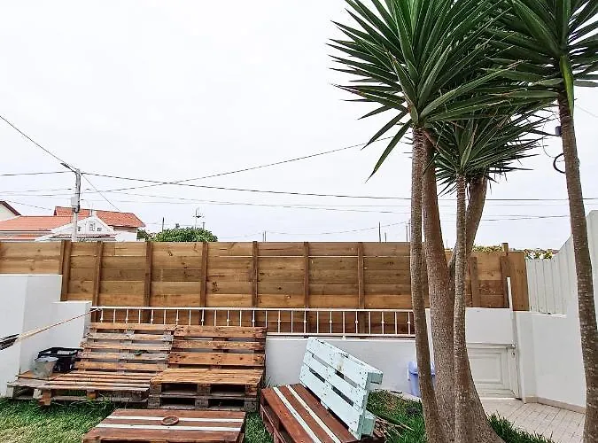 Cloud To Chill Surfhouse Baleal Hostel