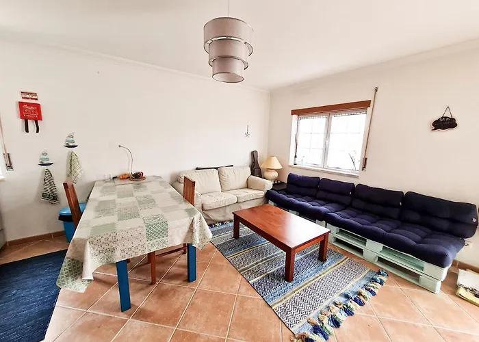 Cloud To Chill Surfhouse Baleal Hostel